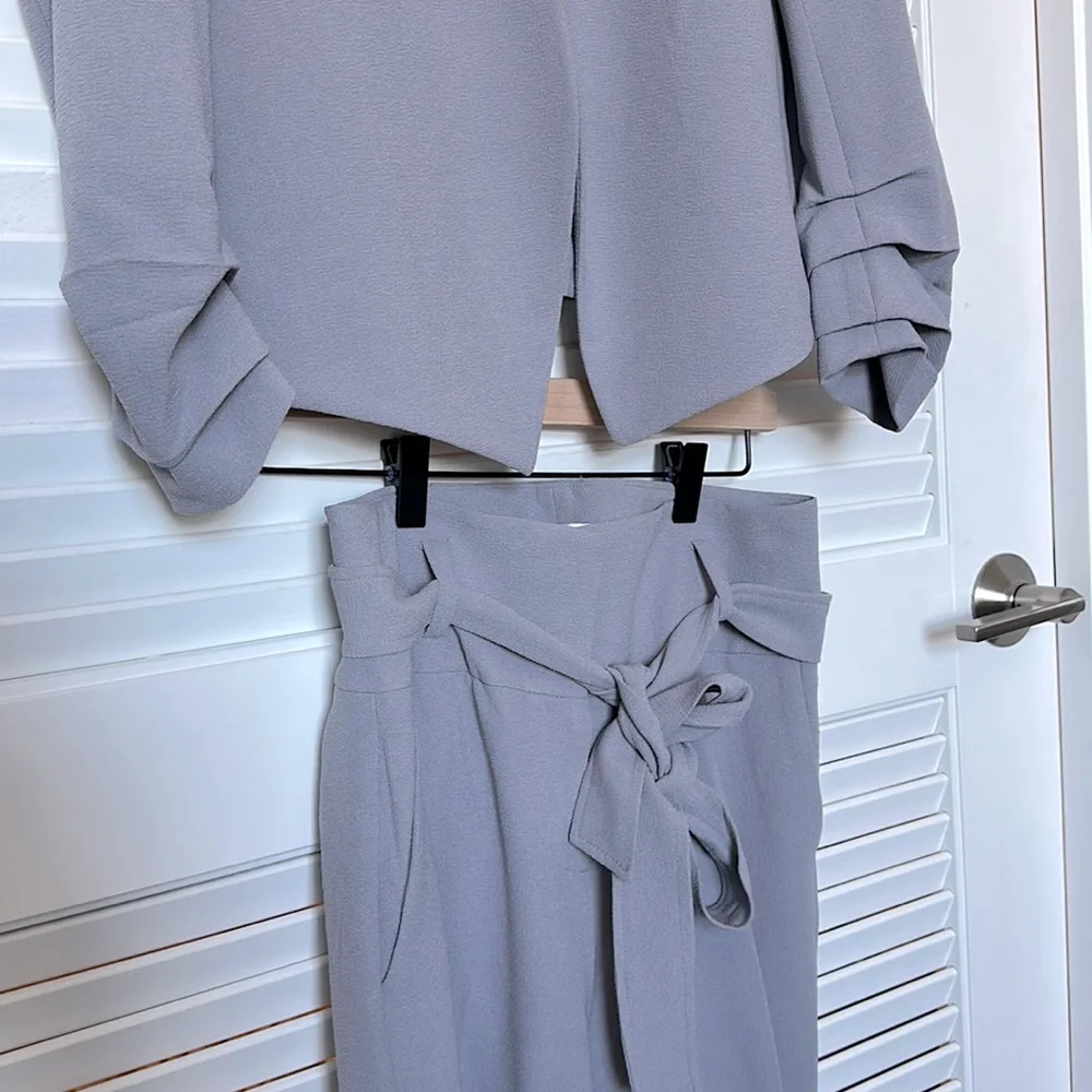 Bar III Suit - Picture 4 of 9